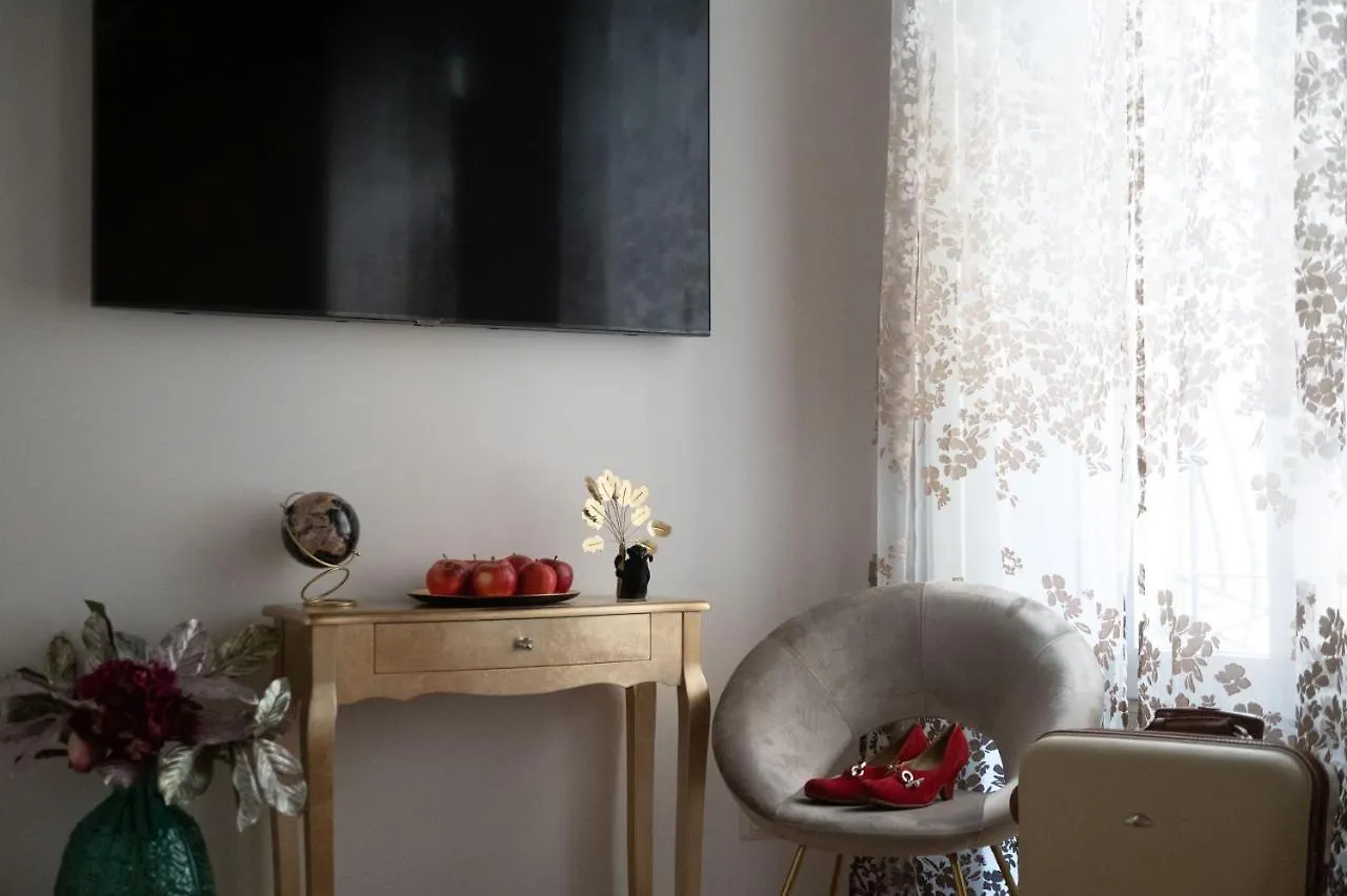 Pantheon Chic Apartment Rome Italy